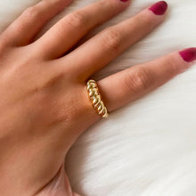 Load image into Gallery viewer, Croissant Dome Ring