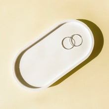 Load image into Gallery viewer, Oval Tray